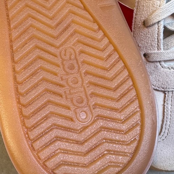 adidas White Sneakers with Red Stripes - Retro Low-Top Trainers broken lace - Picture 7 of 7